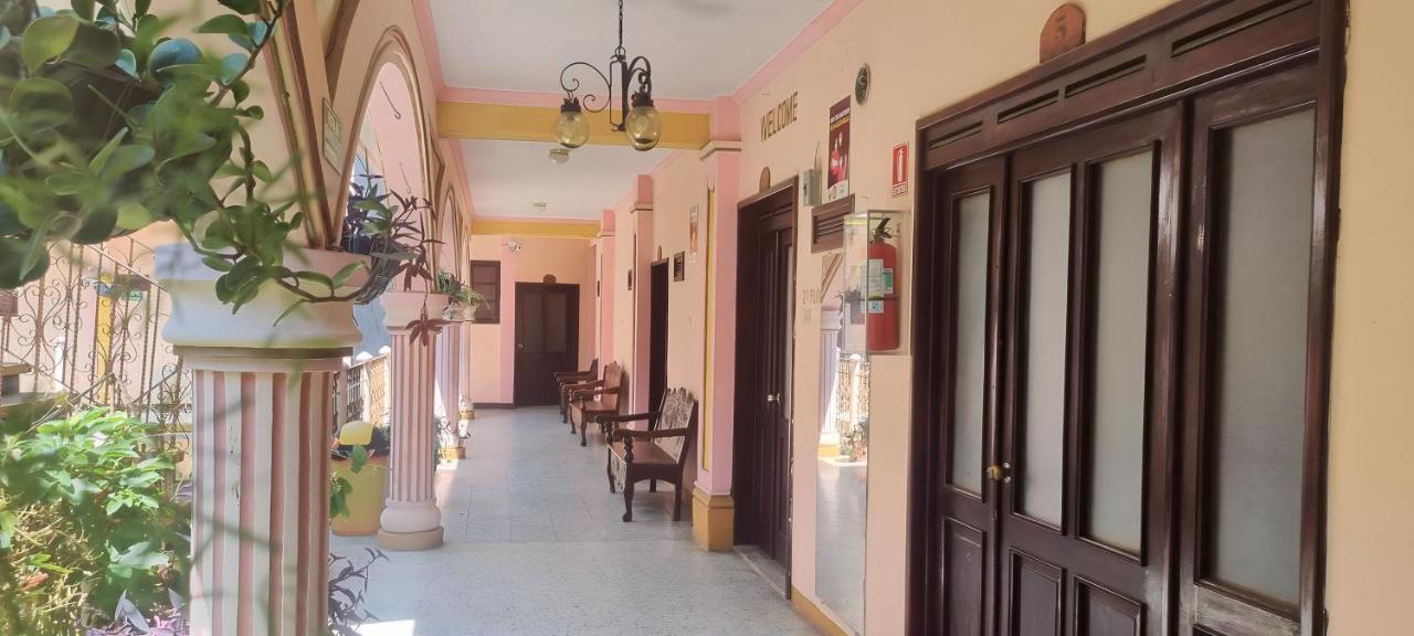 Hotel Chaparral Panajachel Εξωτερικό φωτογραφία